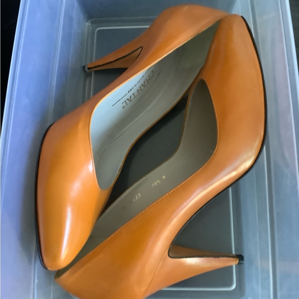 Women's Tan Leather Pumps